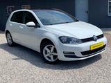 Volkswagen Golf 1.6 TDI DSG Behindertenumbau Leder Pano ACC - Volkswagen Golf mit Diesel-Antrieb: 1.6