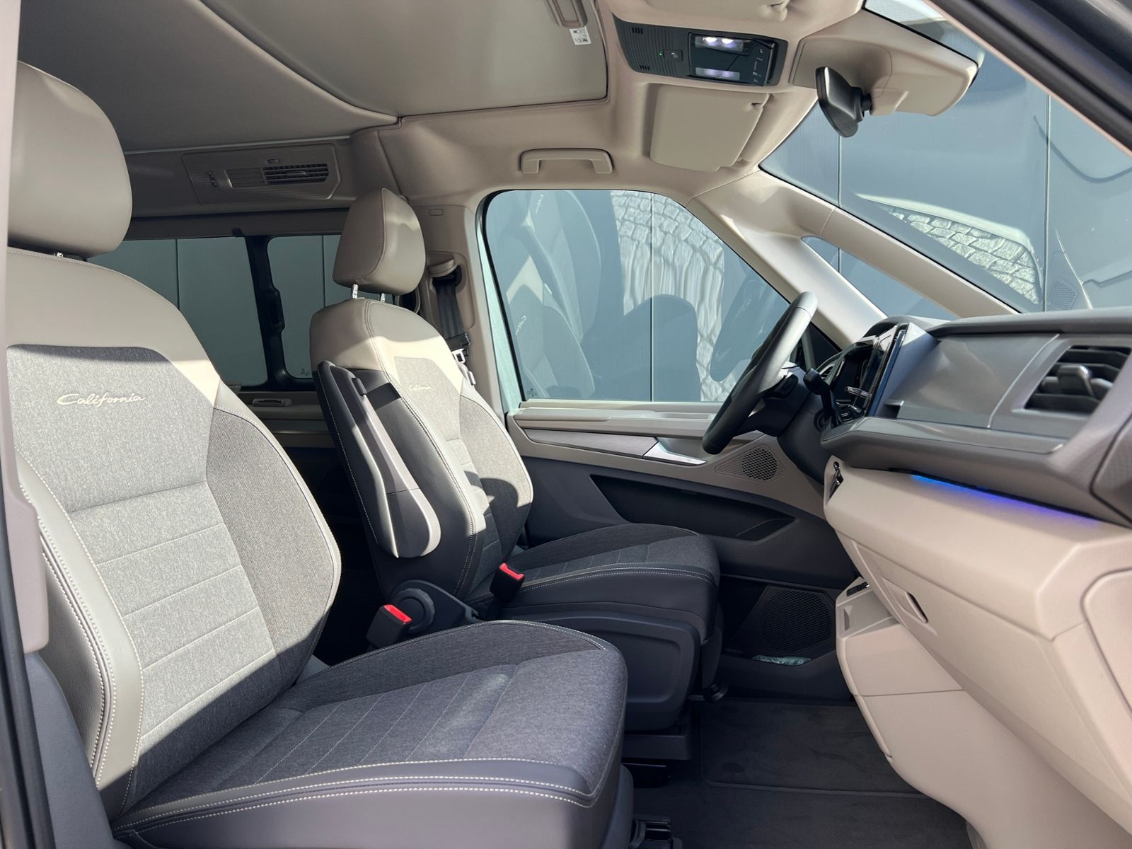 Fahrzeugabbildung Volkswagen California Ocean 2.0 TDI DSG *AHK, IQ.Light, Mar