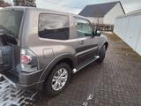 Mitsubishi Pajero 3,2 DI-D 4WD Top Automatik Top - Mitsubishi Pajero mit Diesel-Antrieb