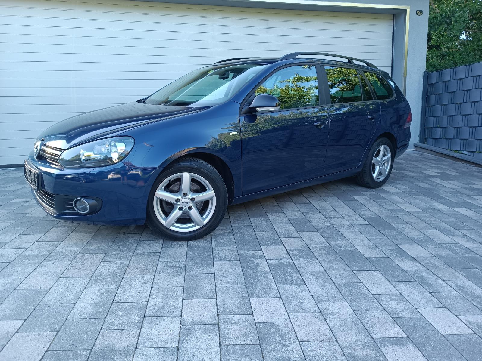 Volkswagen Golf 2013 — interior