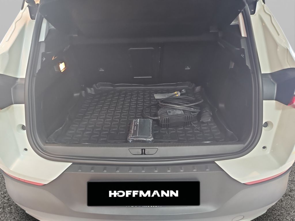 Fahrzeugabbildung Opel Grandland X Plug-in-Hybrid 4x4 1.6 DI Aut. Ultim