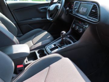 Fotografie 7 des Seat Leon ST FR 1.5 6-G AHK Pano Navi 18`