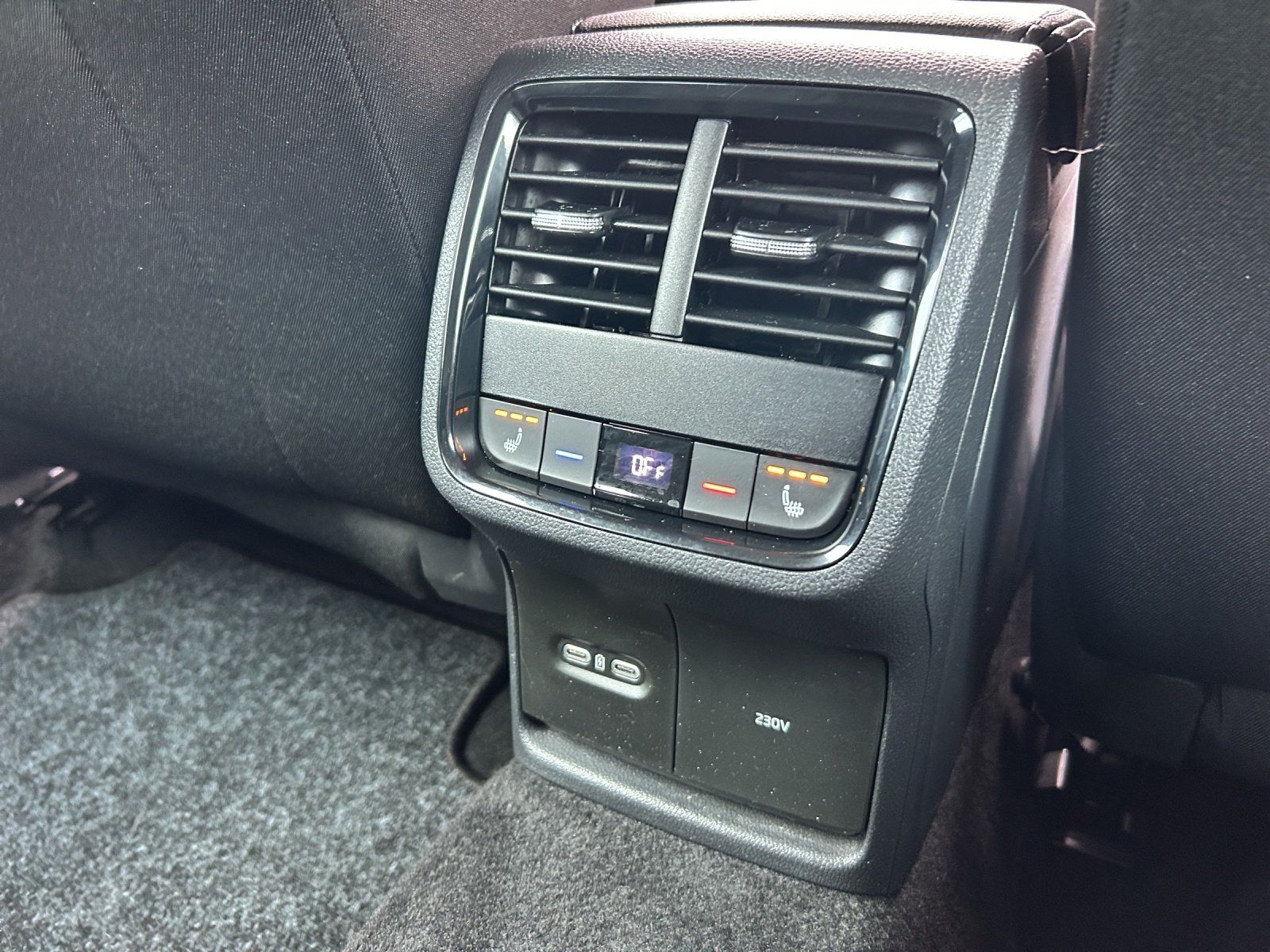Fahrzeugabbildung SKODA Octavia Combi 1.5 TSI DSG Clever/KAMERA/ACC/LED/