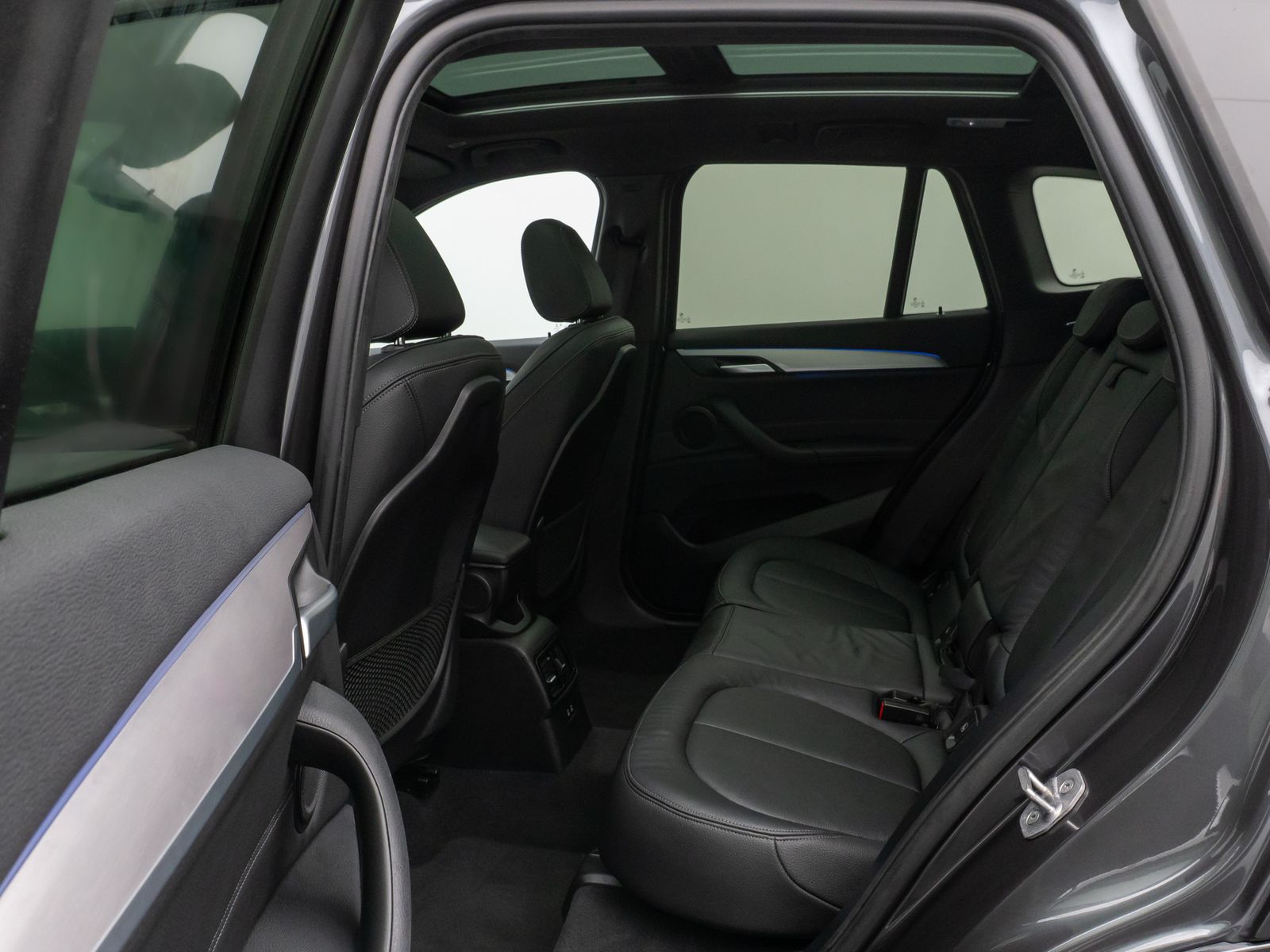 Fahrzeugabbildung BMW X1 xD20d M Sport ACC HUD DAB Panorama HiFi Leder
