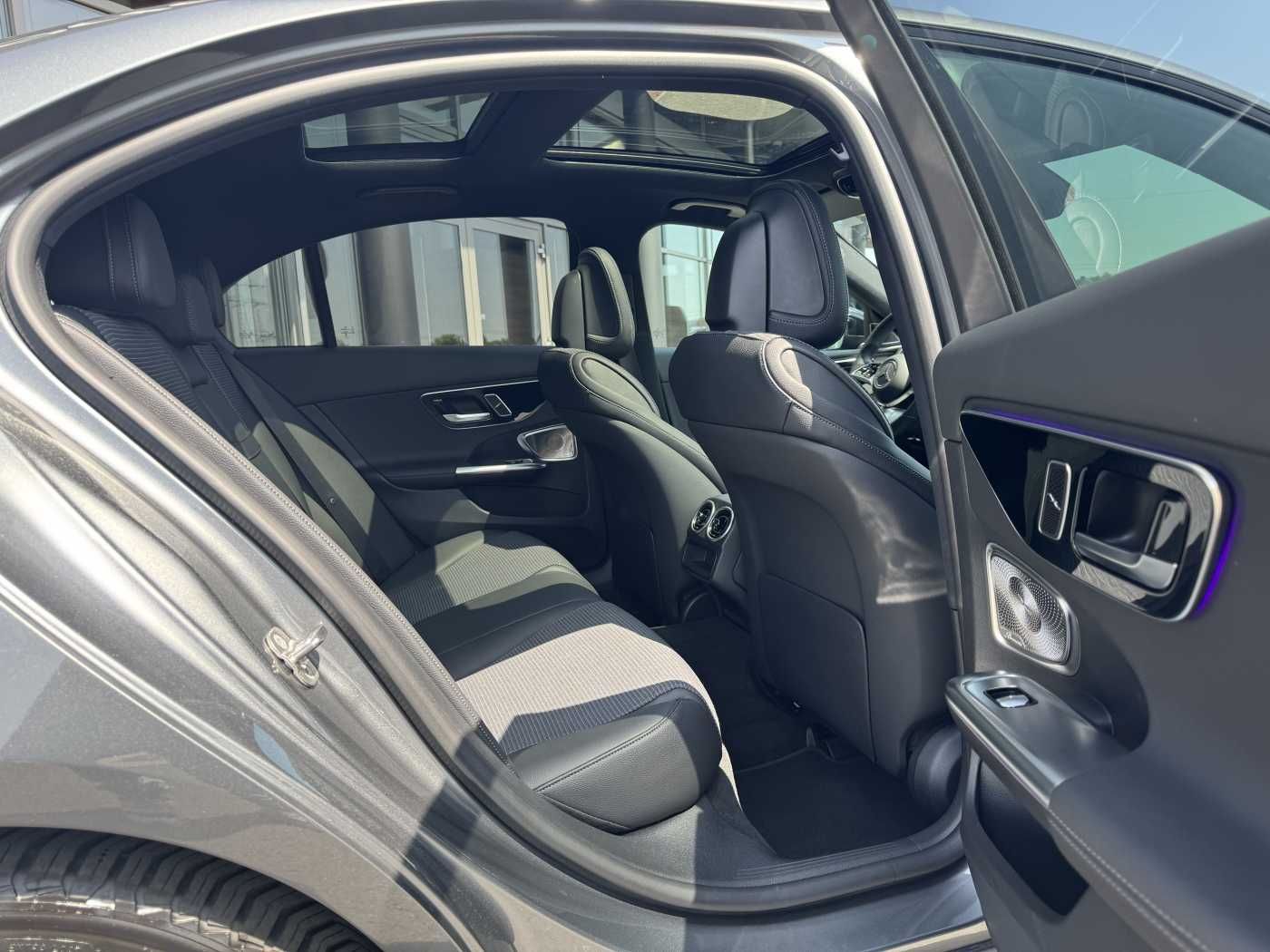 Fahrzeugabbildung Mercedes-Benz C 300 4M Avantgarde+Pano+Bumester+AHK+RFK+ Night