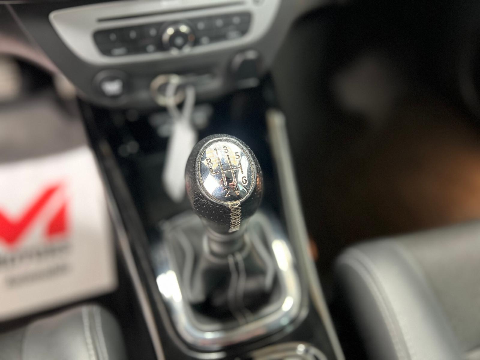 Renault Megane 2015 — photo 19