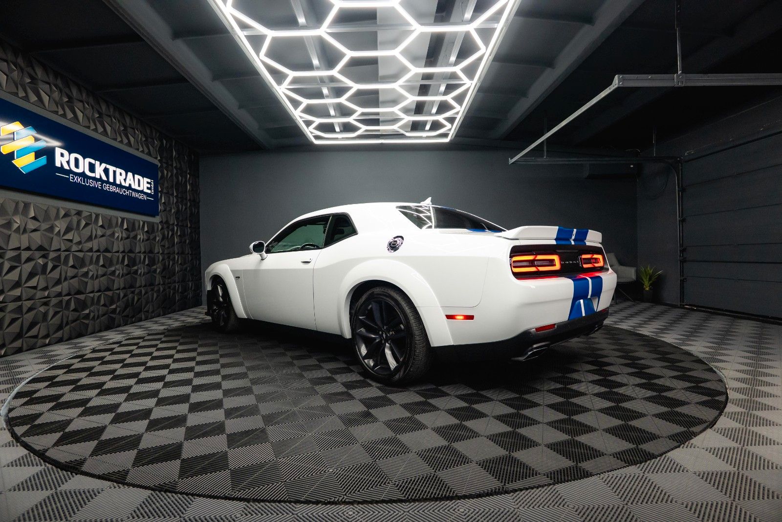 Fahrzeugabbildung Dodge Challenger 5.7 V8 R/T SRT WIDE BODY *LED*19%*