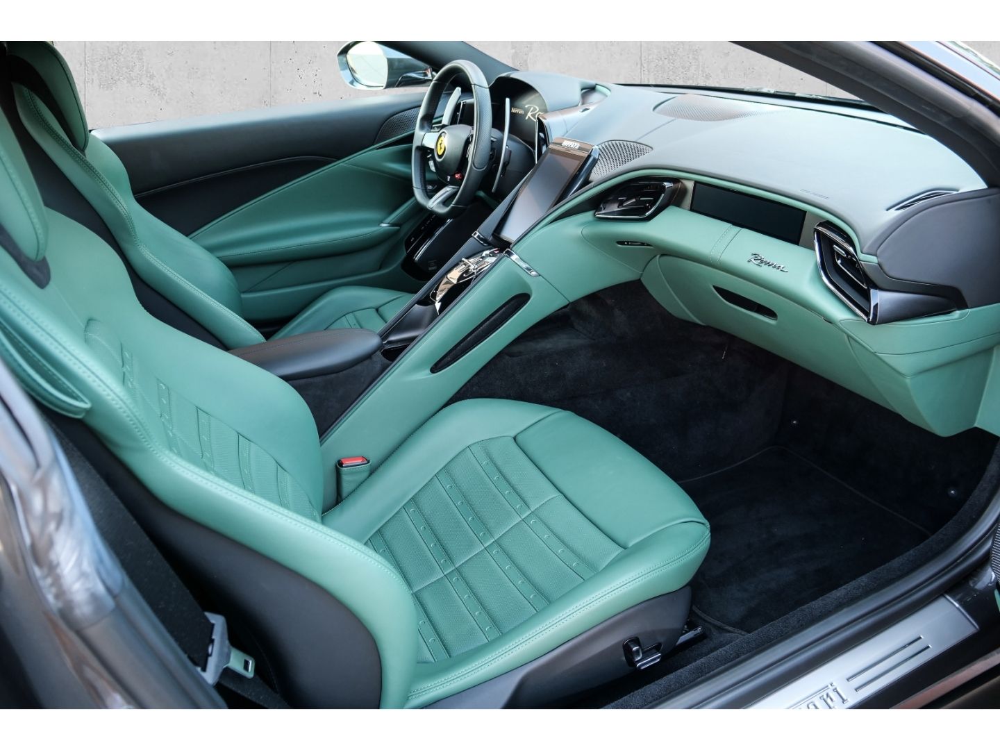 Ferrari Roma *MagneRide*CarPlay*Daytona-Design*Passenger foto 16