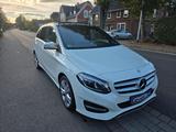 Mercedes-Benz B 180 B -Klasse B 180/NAV/KAM/PANO - Mercedes-Benz B-Class: Kleinwagen