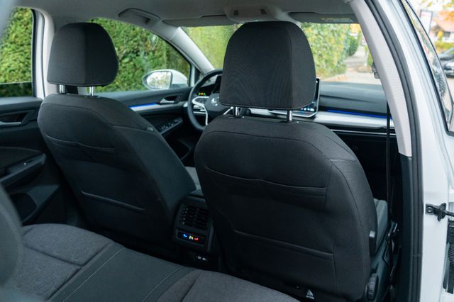 Volkswagen Golf 8 2.0 TDI LIFE/ BUSINESS/ AHK/ LED+ Volkswagen Golf 8 2.0 TDI LIFE/ BUSINESS/ AHK/ LED+