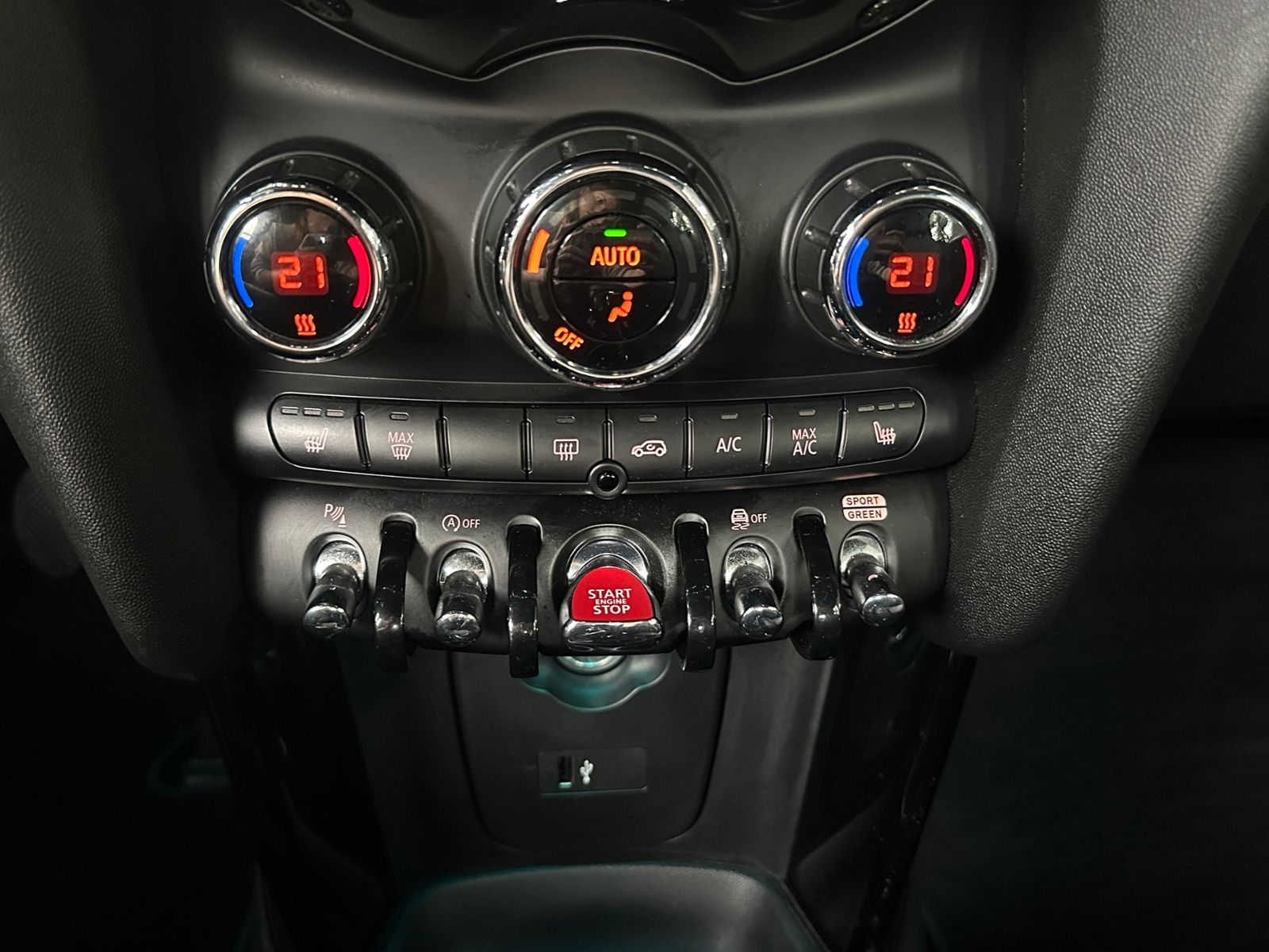 Fahrzeugabbildung MINI Cooper S Cabrio Chili LED NAVI ALU