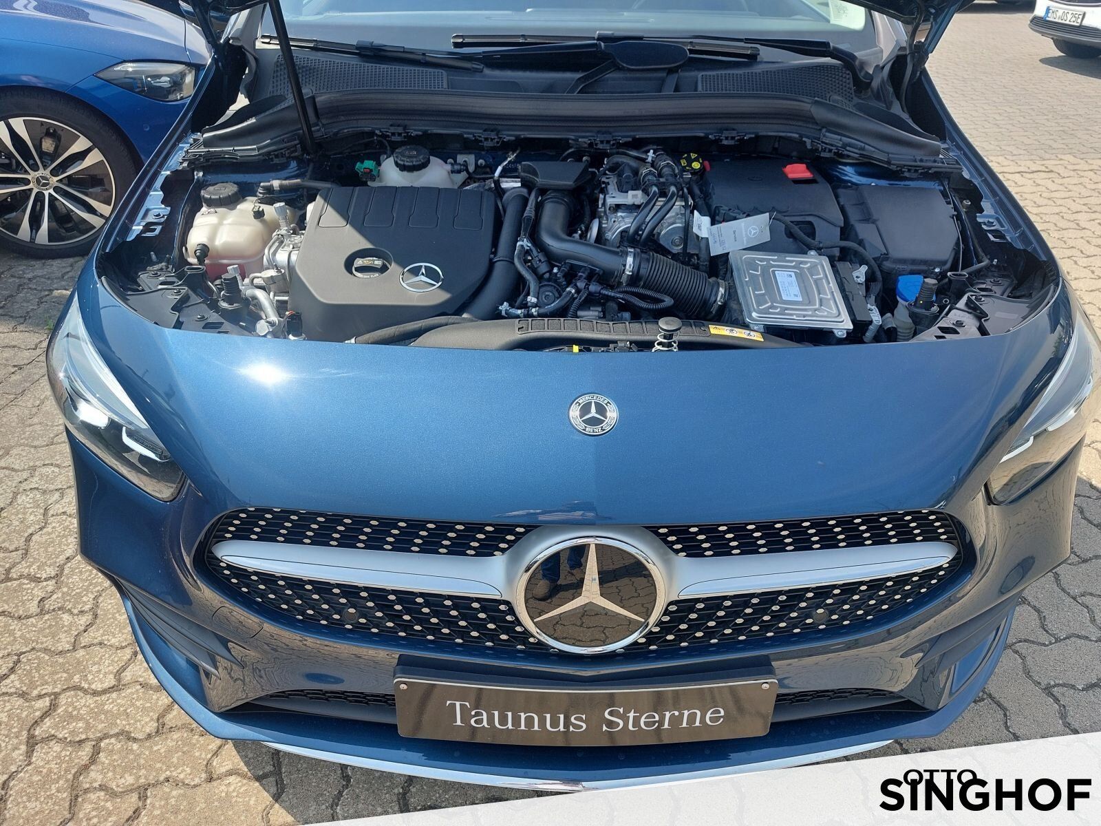 Fahrzeugabbildung Mercedes-Benz B 250e AMG +AHK+Distronic+Rü Kam+LED+el.Heckkl+