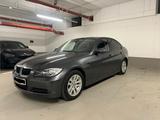 BMW E90 320i Steuerkette NEU! / PDC hinten und vorne - BMW 3er-Reihe E90 mit Benzin-Antrieb