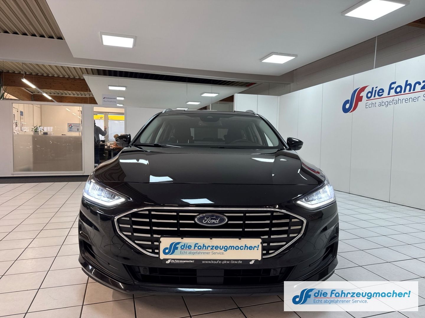 Fahrzeugabbildung Ford Focus Turnier Titanium X Navi Digitales Cockpit
