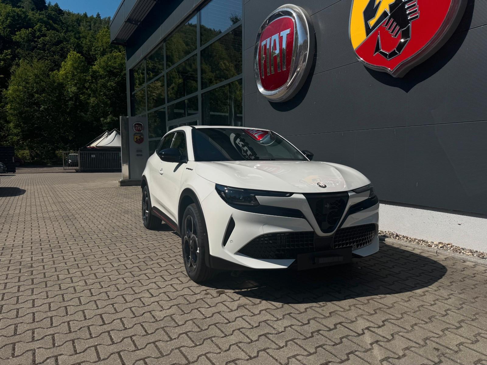 Alfa Romeo Junior Ibrida 1.2MHEV Speciale+TECH-PAKET+MATRIX