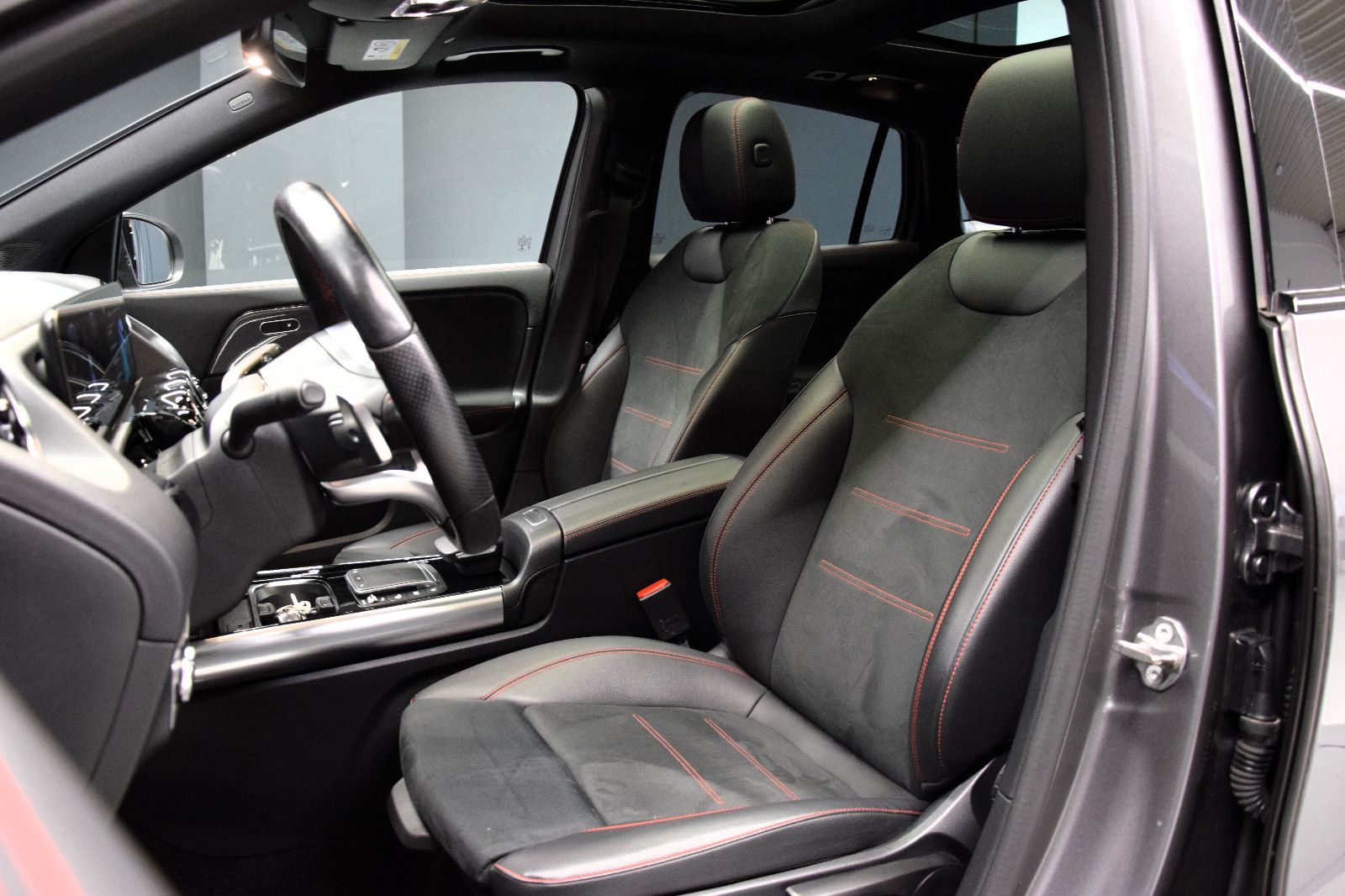 Fahrzeugabbildung Mercedes-Benz GLA 200 AMG-Line LED Kamera Business Pano