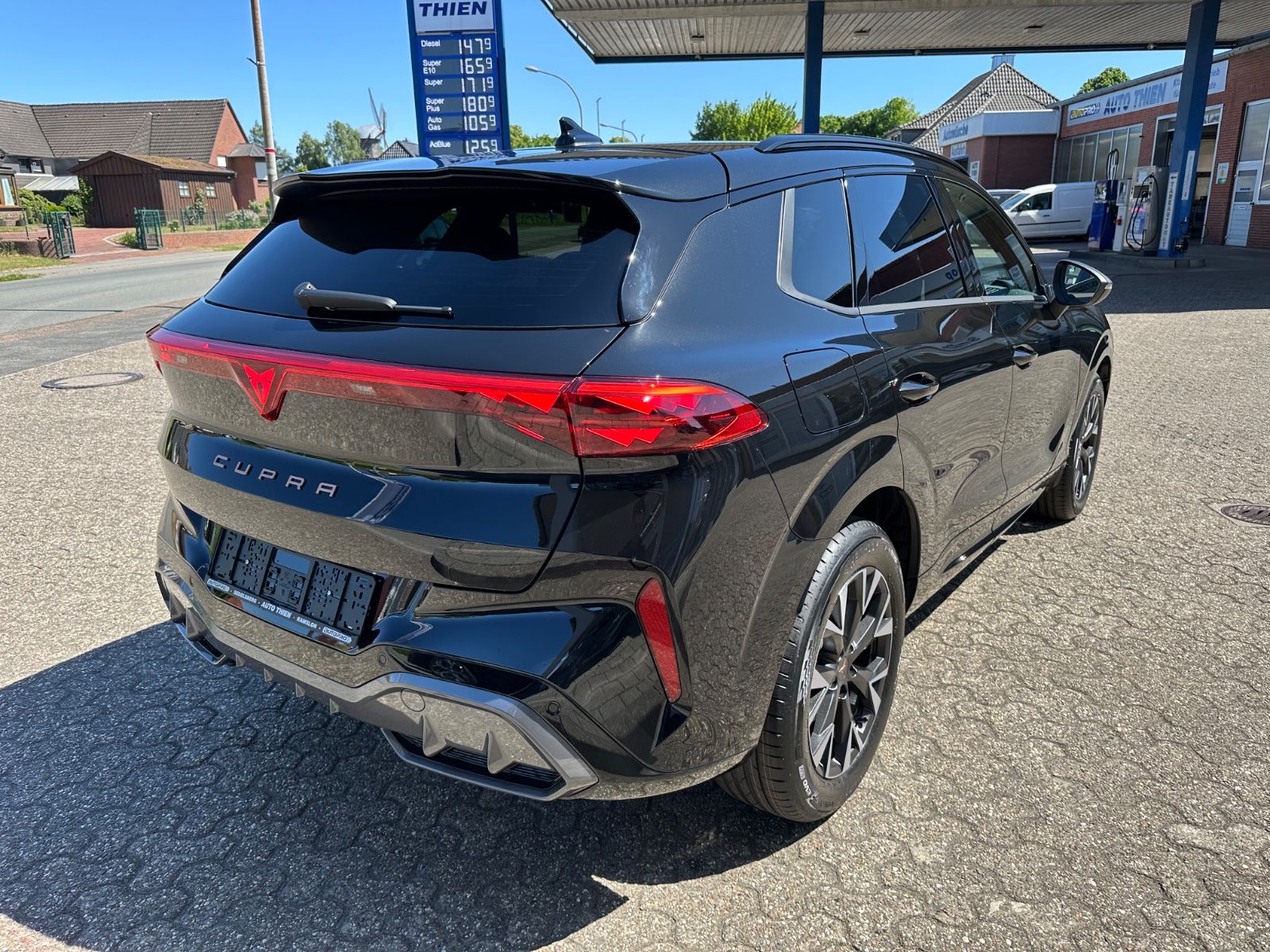Fahrzeugabbildung CUPRA Terramar 1.5 eTSI DSG Navi/Pano/ACC/LED/AHK/GJR