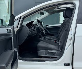 Volkswagen Golf - 11