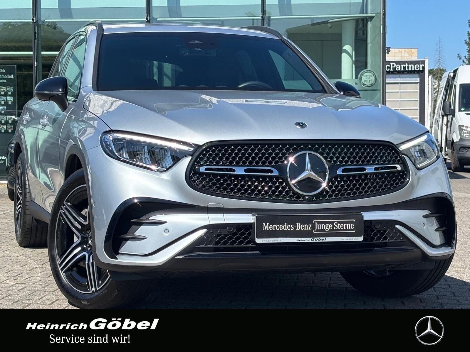 Fahrzeugabbildung Mercedes-Benz GLC 200 4M AMG*AHK*AMBIENTEBEL*WINTER-PAKET*