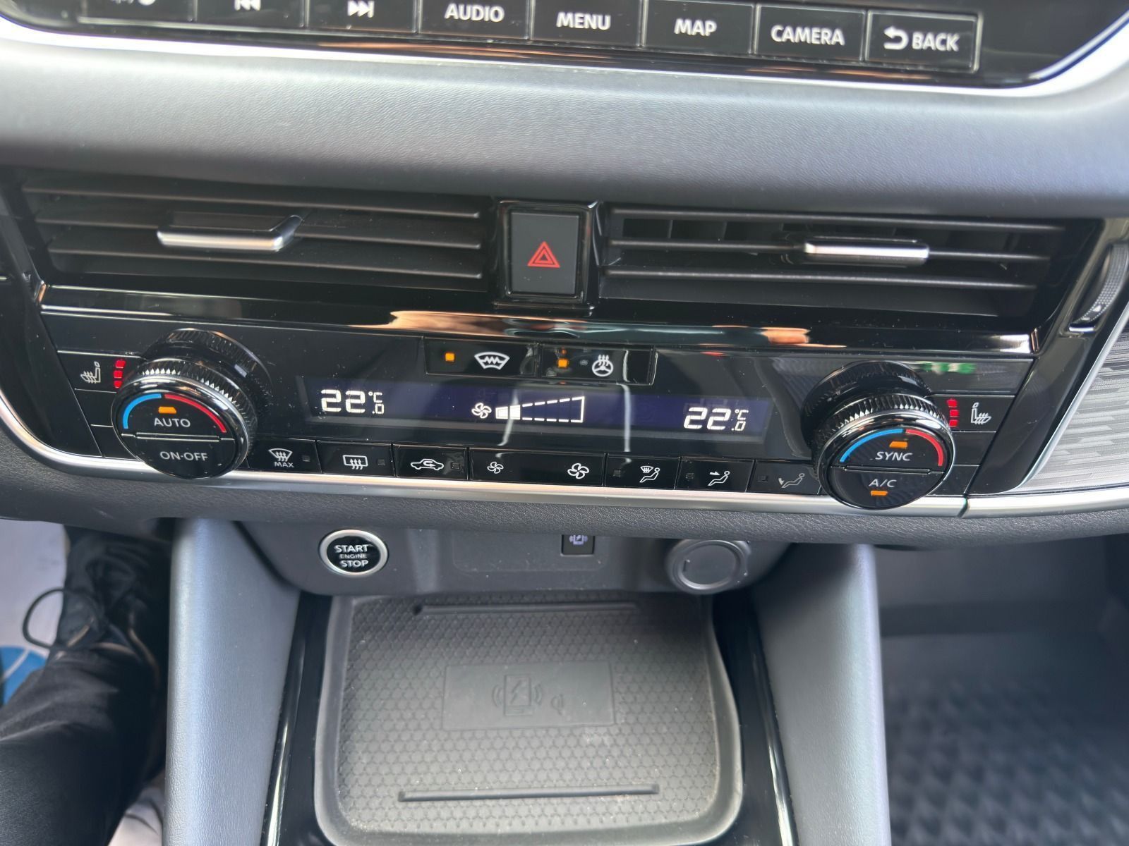 Fahrzeugabbildung Nissan Qashqai 1.3 DIG-T Tekna*AHK*360°Cam*Head-Up*eHec