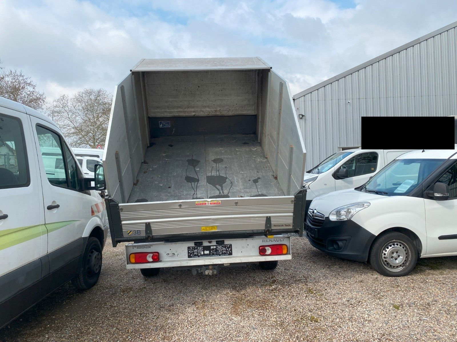 Fahrzeugabbildung Renault MasterIII DoKaDreiseitenkipper,1Hd,Klima,AHK,Kam