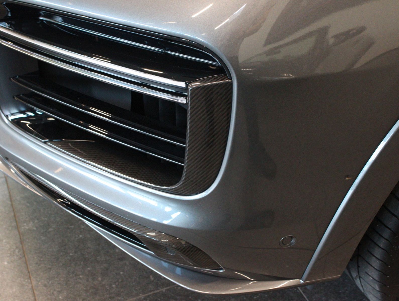 Fahrzeugabbildung Porsche Cayenne Turbo SportDesign-Paket|Carbon|PSCB|PDCC