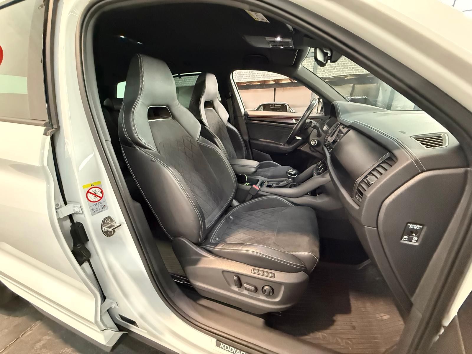 Skoda Kodiaq Sportline 4x4/AHK/NAVI/LED/Family foto 22