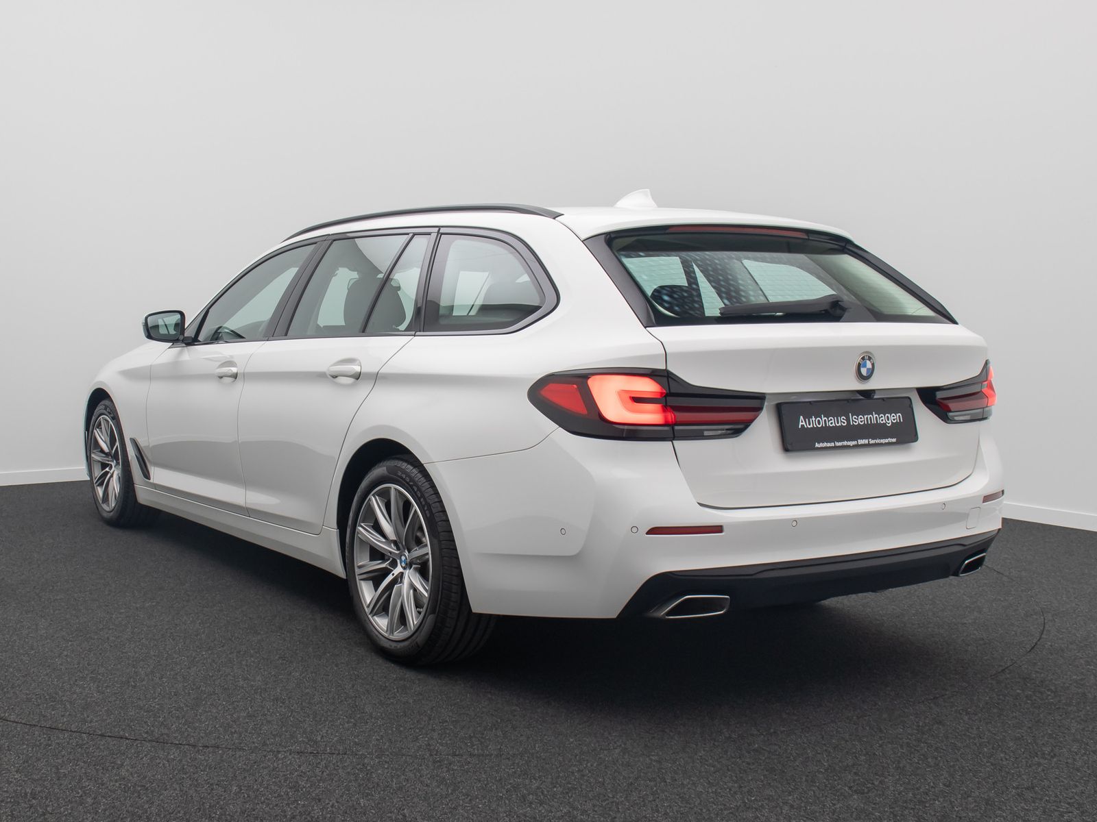 Fahrzeugabbildung BMW 520d Alarm AHK CockpitPlus Stop&go Kamera DAB