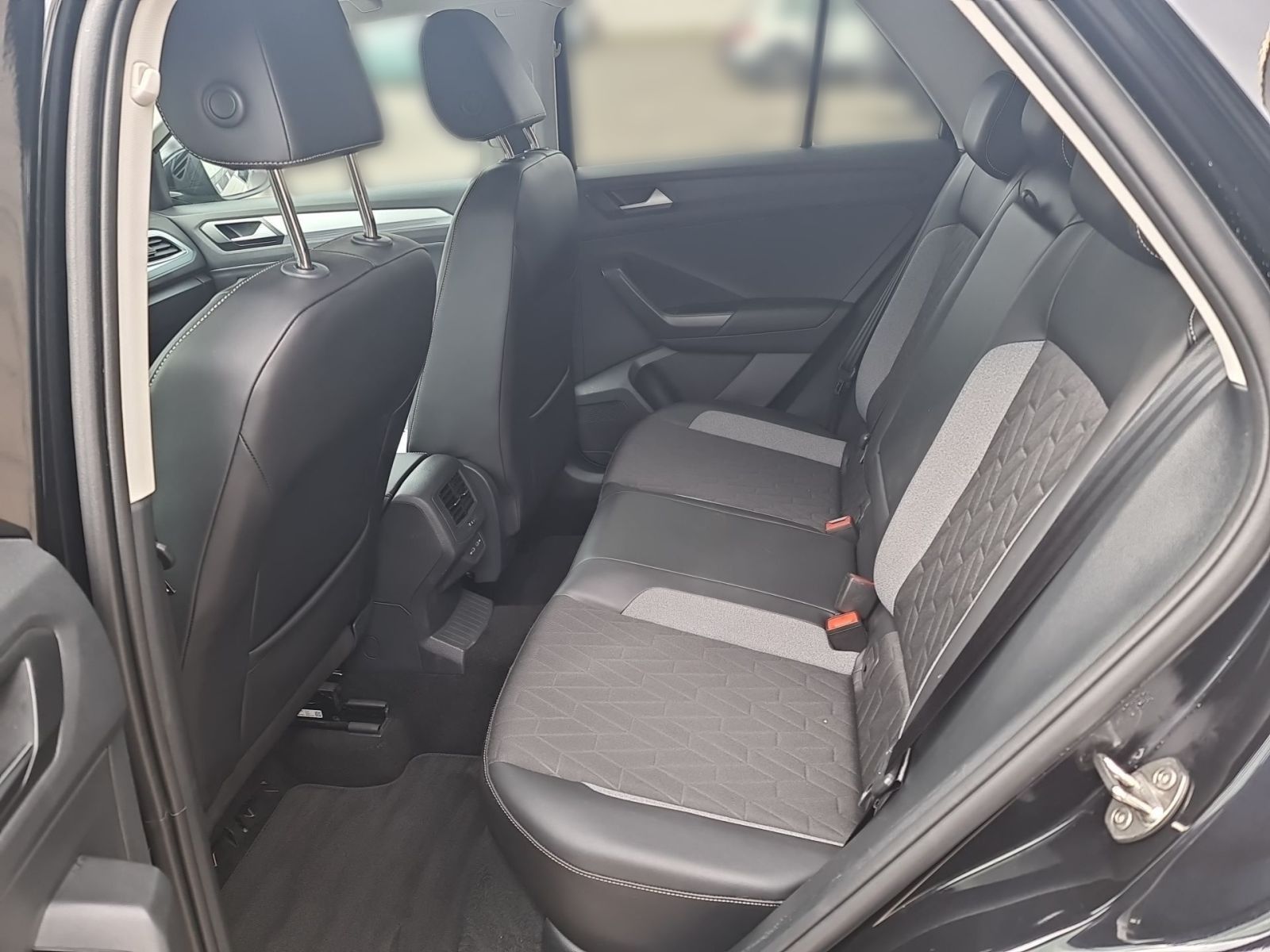 Volkswagen T-Roc - Bild 10
