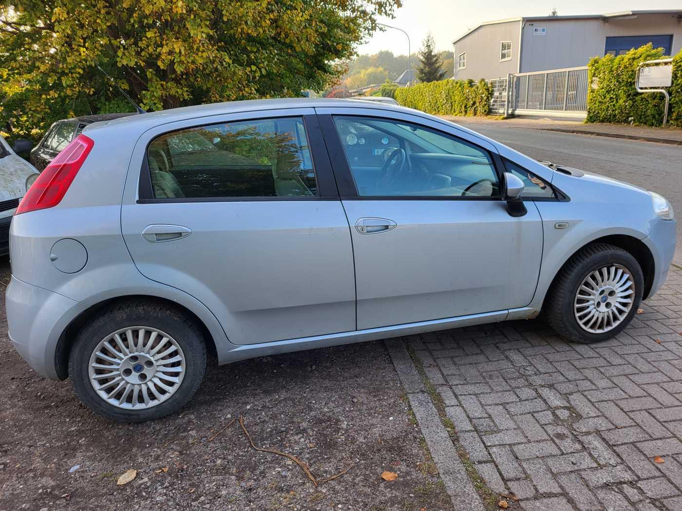 Fiat Grande Punto  5-Türer 1.4 8V Emotion