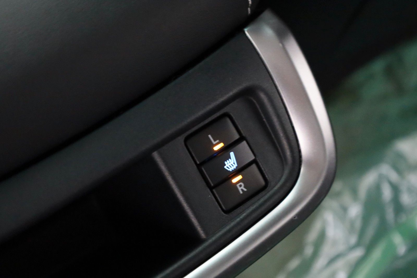 Fahrzeugabbildung Toyota Hilux 2.8 Executive,Leder,Navi, HardTop,LED,Kam.