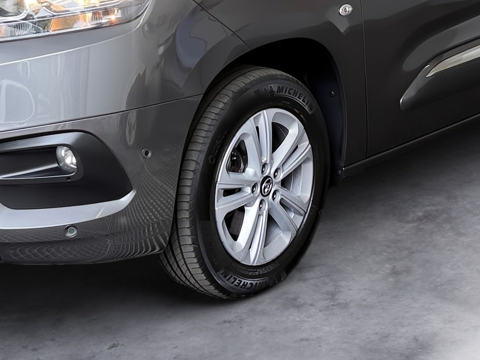 Fahrzeugabbildung Toyota Proace City Verso 1.2 L2 D Team Deutschland Navi