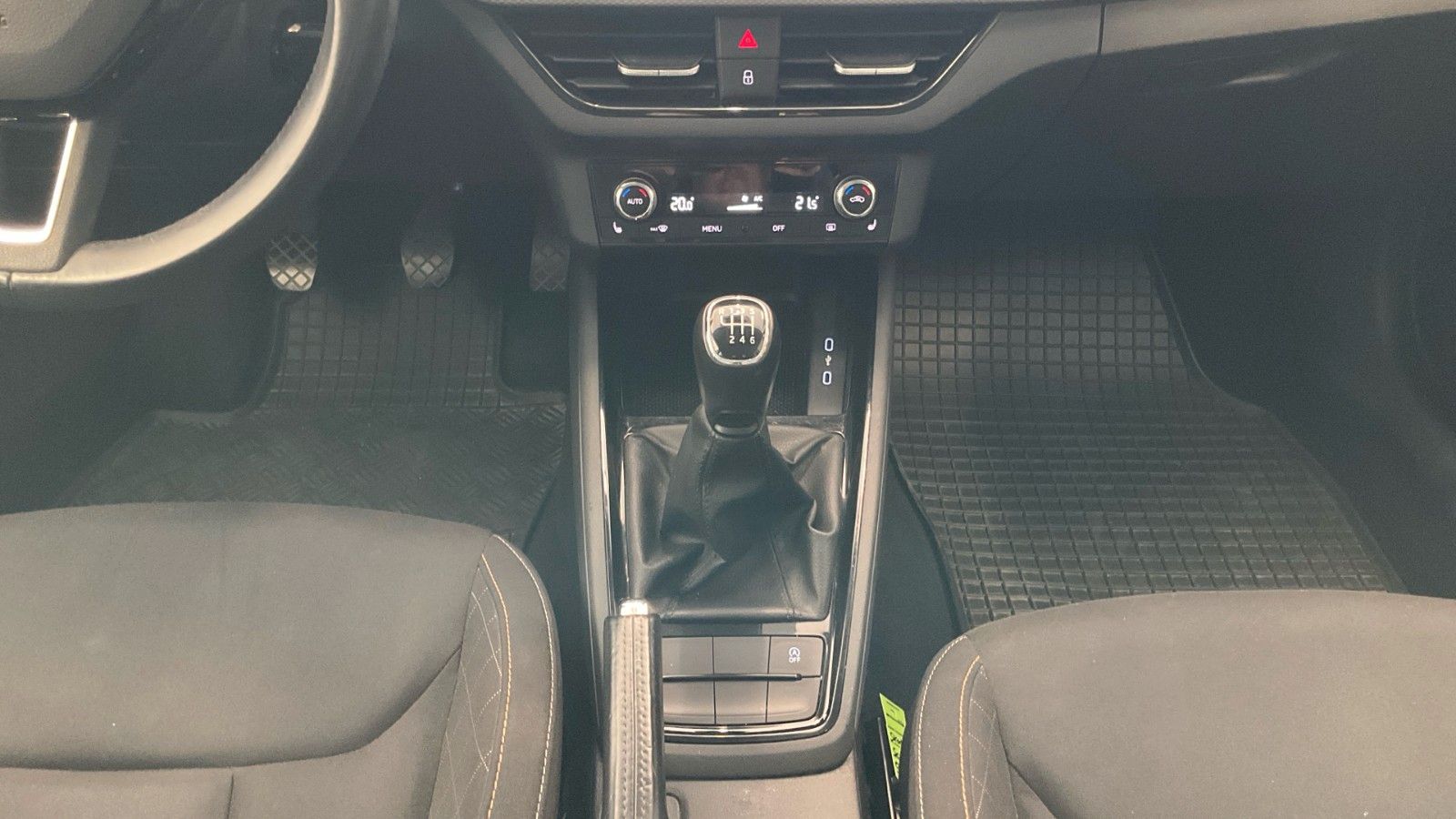 Fahrzeugabbildung SKODA Scala 1.0 TSI AMBITION LED/NEBEL/PDC/SHZ/SPORT