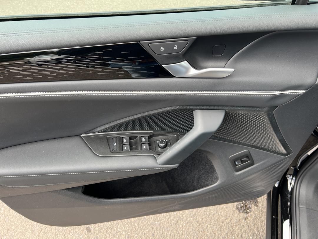 Fahrzeugabbildung Volkswagen Tiguan Elegance Elegance,AHK,Design,,Dark,,20,Pa