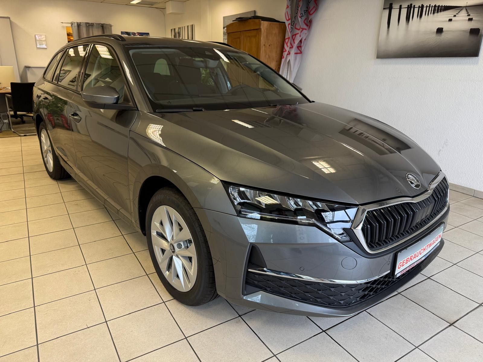 Fahrzeugabbildung SKODA Octavia Combi 2.0 TDI 110 kW Selection / AHK/LED