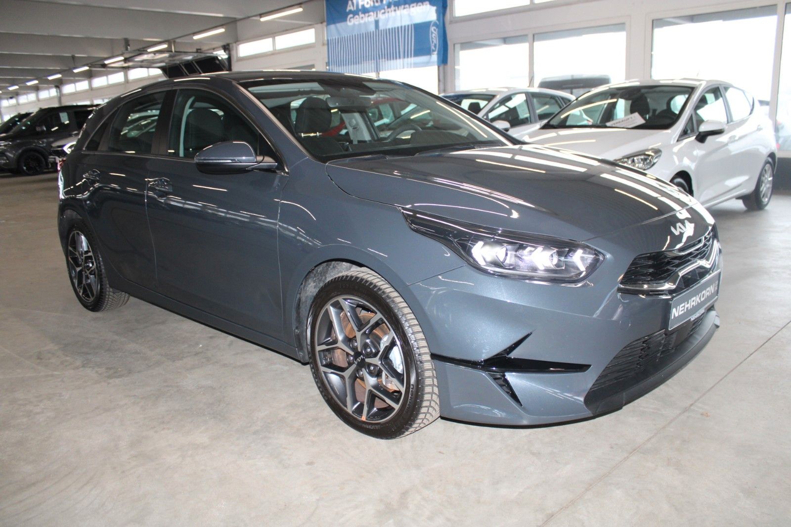 Fahrzeugabbildung Kia cee'd / Ceed Spirit Aut. LED NAVI ACC BLIS uvm.