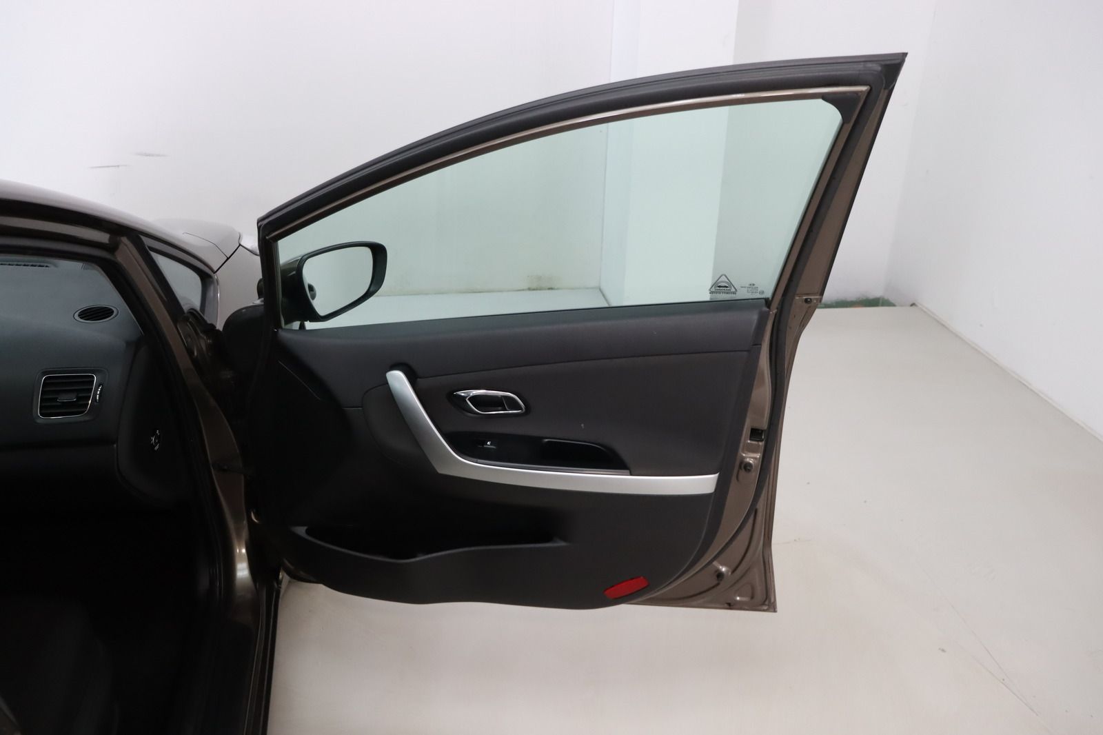 Fahrzeugabbildung Kia Cee'd 1.4 16V Edition 7 aus 1. Hd