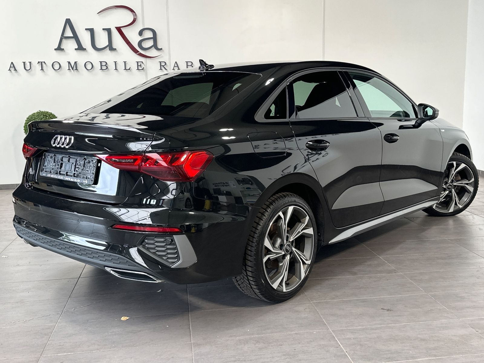 Fahrzeugabbildung Audi A3 Limousine 35 TDI S-Line NAV+LED+STHZ+18ZO+VC
