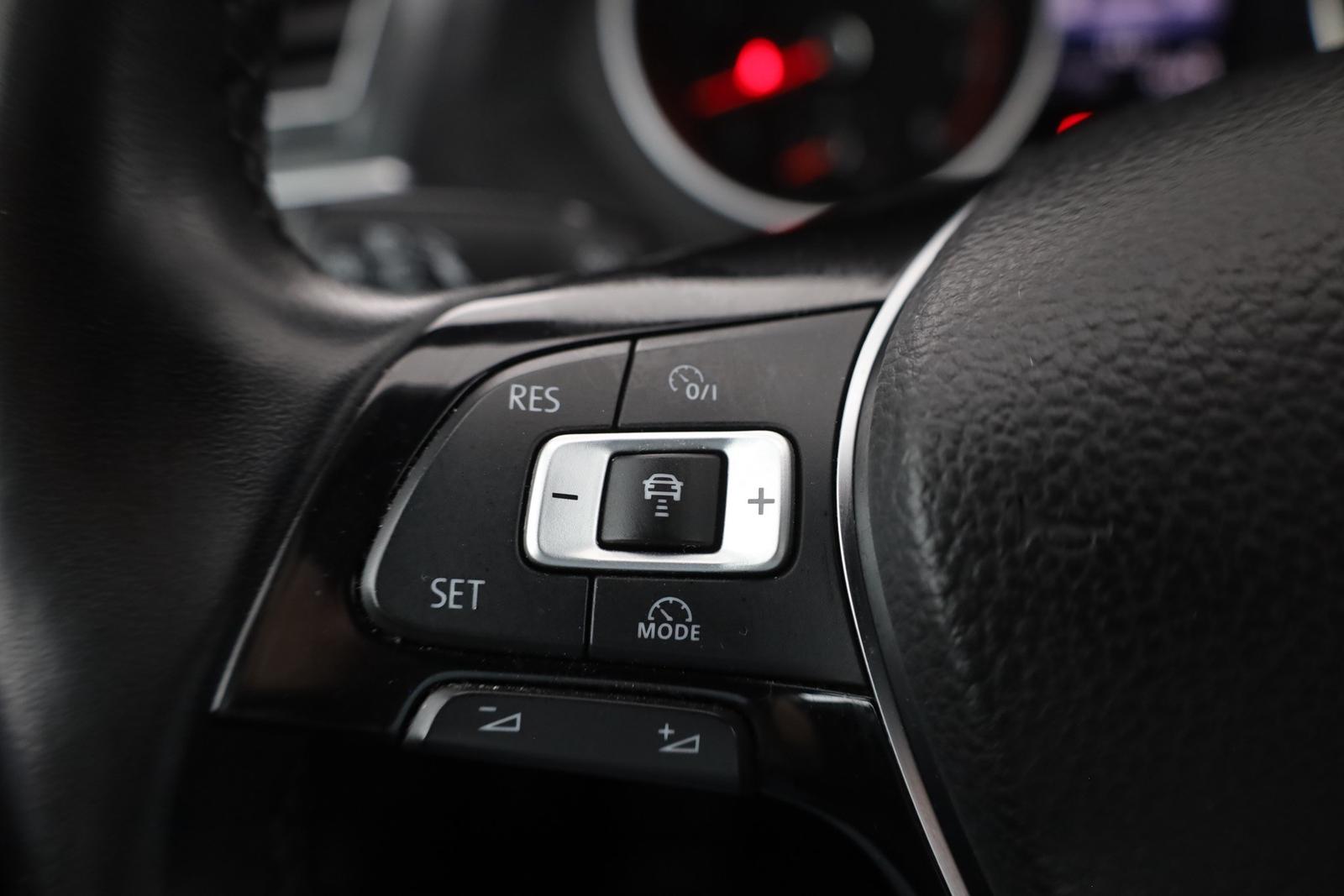 Volkswagen Tiguan 1.4 TSI Comfortline LED AHK Kamera ACC