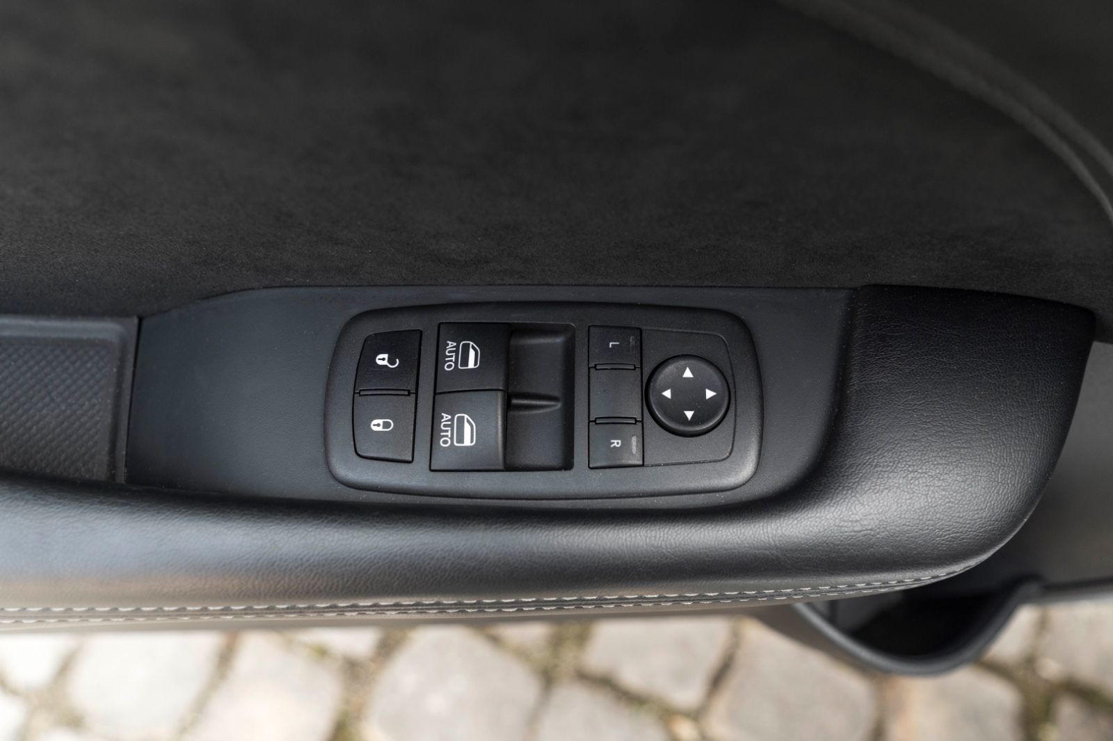 Fahrzeugabbildung Dodge Challenger 6,4L SCAT PACK ALPINE CARPLAY KAM