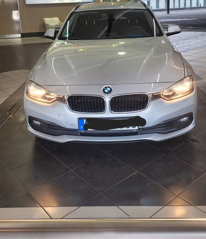 BMW 318d xDrive Touring -