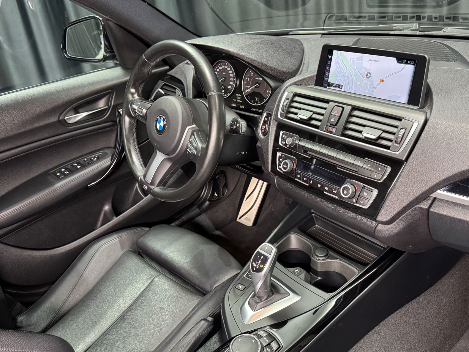 Fahrzeugabbildung BMW M140i xDrive|LEDER|NAVI|SCHIEBEDACH|AUTOMATIK|