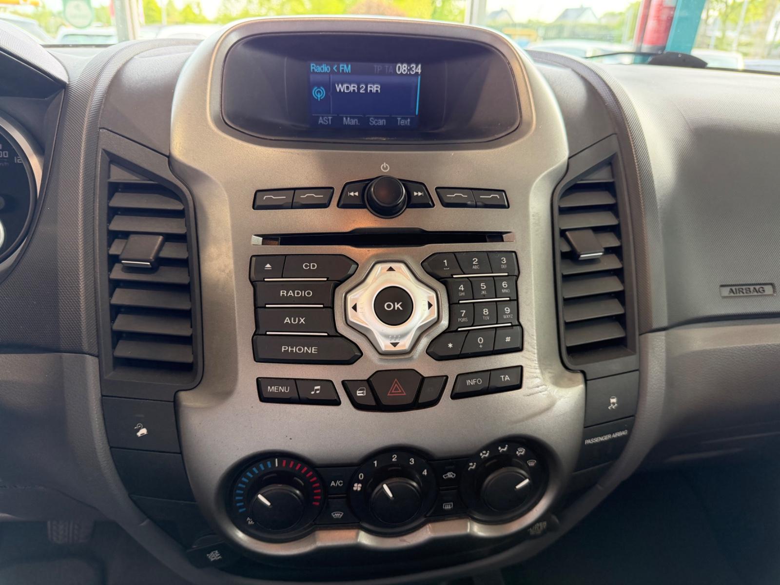 FORD RANGER XLT 2.2 TDCI 150ch 4X4 - DOUBLE CABINE - ATTELAGE 3,35T - JANTES ALLIAGE - MARCHEPIEDS - RÉGULATEUR - CLIMATISATION