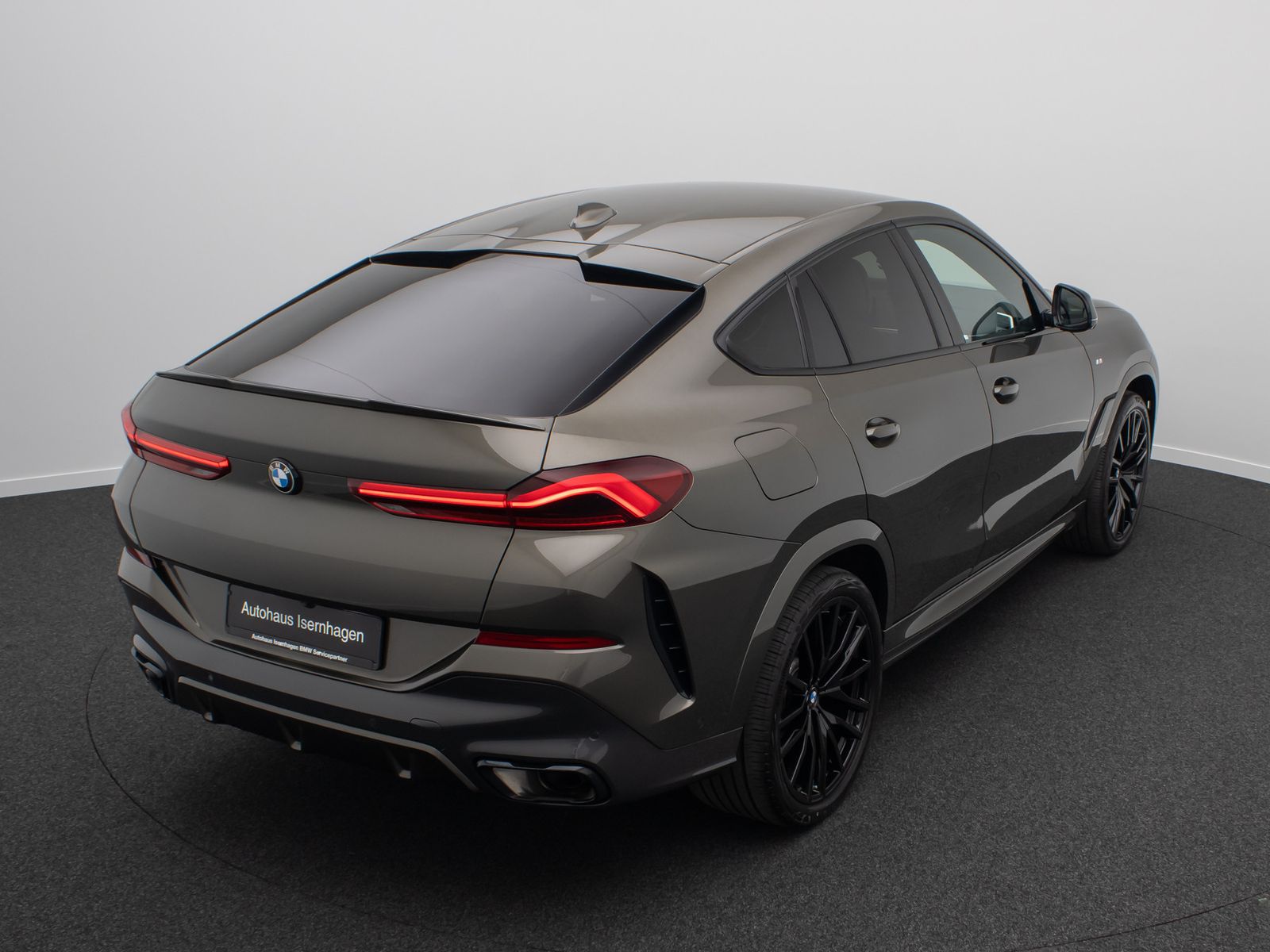 Fahrzeugabbildung BMW X6 xD40d M Sport 360° HUD H/K 22Zoll Individual