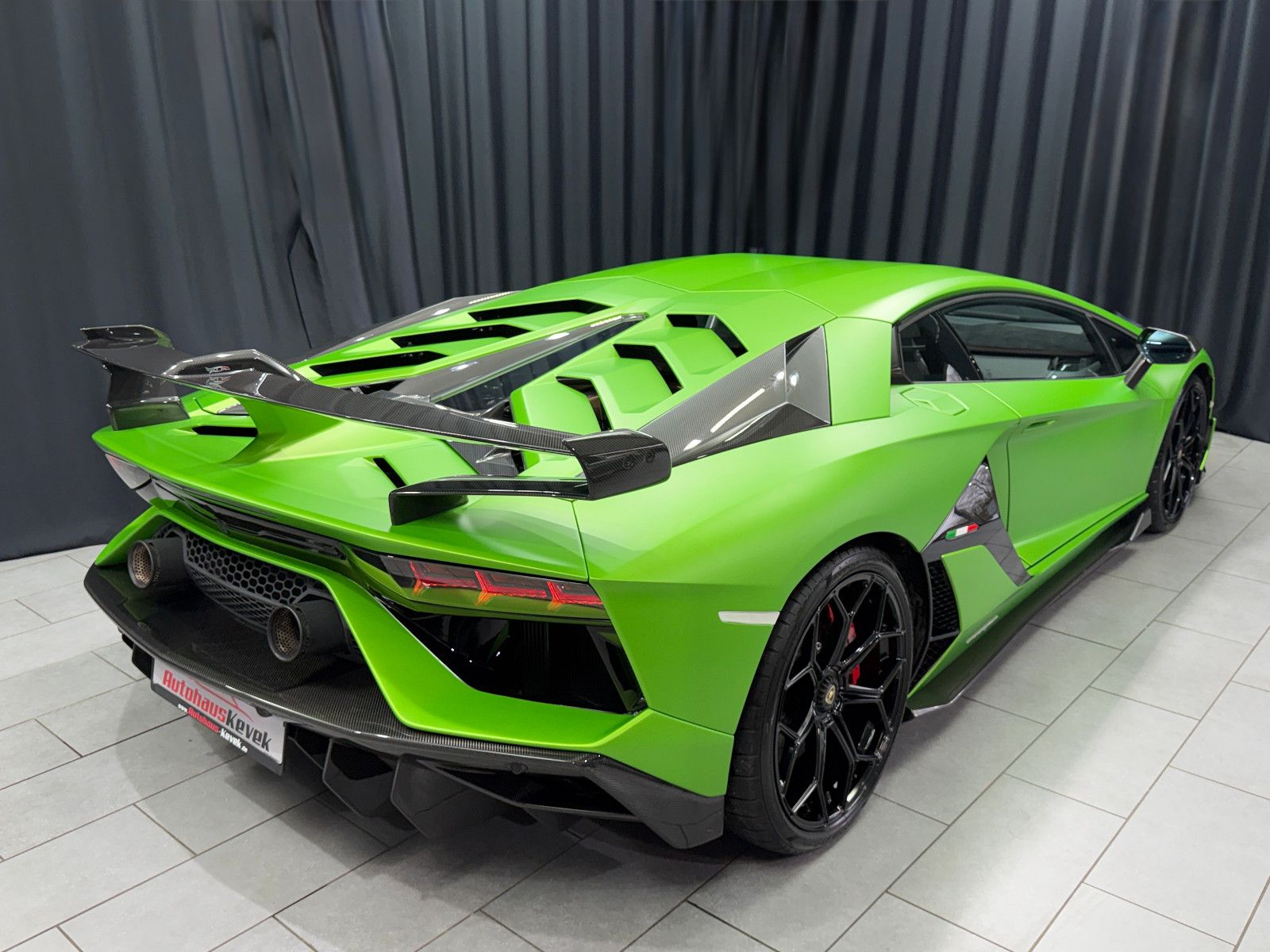 Fahrzeugabbildung Lamborghini Aventador SVJ | FULL CARBON|LIFT|SENSONUM|PPF|