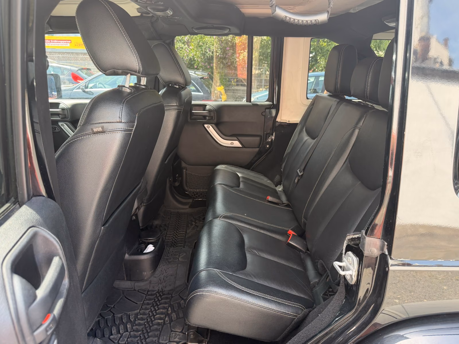 Jeep Wrangler Unlimited Sahara 2.8 CRD | 200 ch | BVA | Cuir | Sièges chauffants | Hardtop | Galerie de toit | Marchepieds