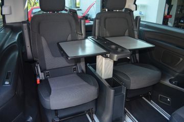 Mercedes V 220 - 12