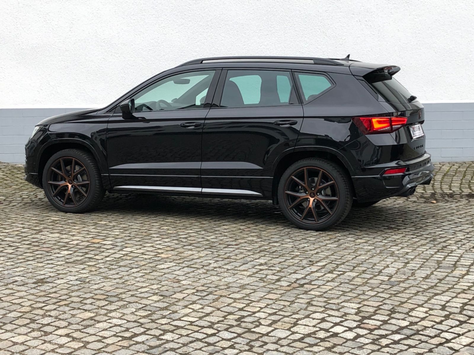 Fahrzeugabbildung CUPRA Ateca VZ 4Drive 2,0 TSI 7-Gang DSG*NAVI