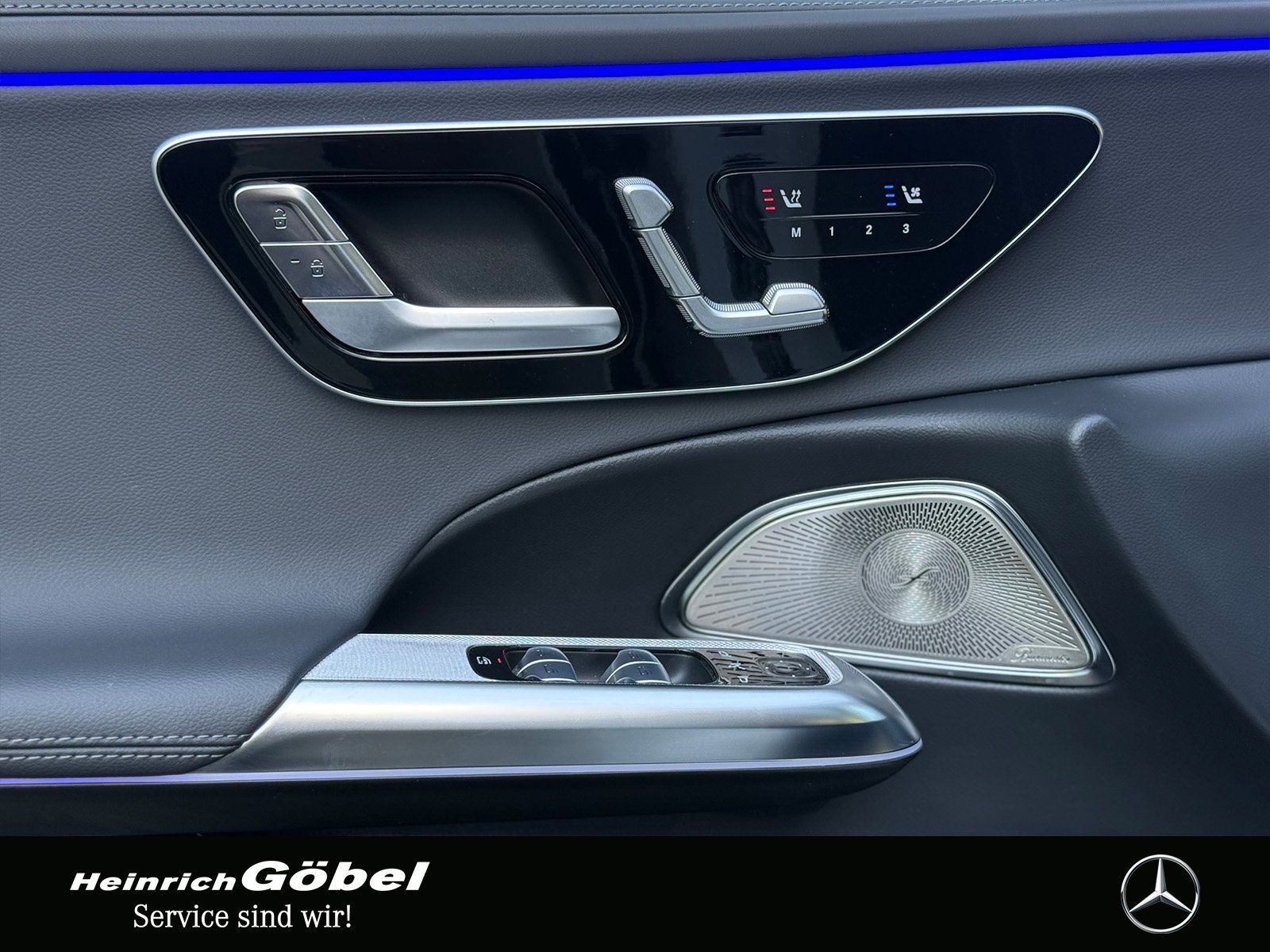 Fahrzeugabbildung Mercedes-Benz E 220 d T AMG*SITZKLI*HEAD-UP*PANO*BURMESTER*AHK
