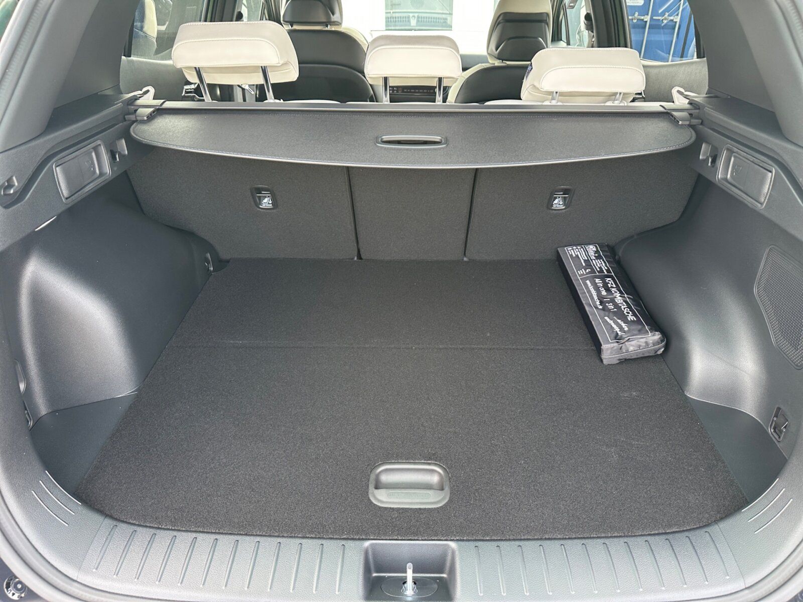 Fahrzeugabbildung Kia SPORTAGE GT Line 1.6T AWD DCT SD GD DRI SOUN LED